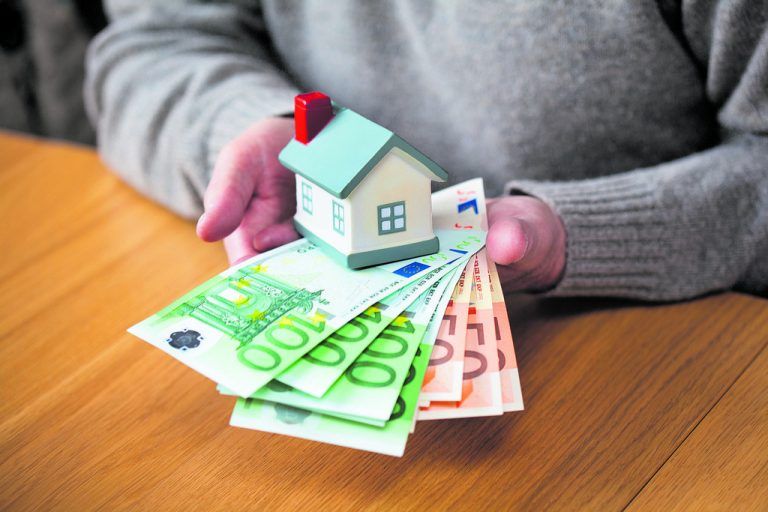 Eigentümer können bis zu 8000 Euro Förderung für eine Modellsanierung erhalten. Fotos: Shutterstock