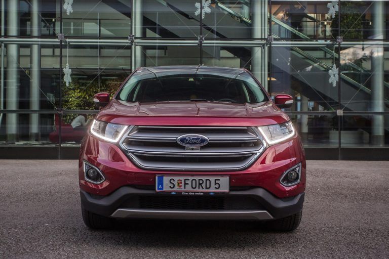 Eindruck: Der Edge ist ein fahraktiver SUV mit ansprechendem Federungs- und prima Geräuschkomfort. Gewöhnungsbedürftig ist indes der große Wendekreis. Fein hingegen ist die in der „Titanium“-Version üppige Anzahl an Sicherheits- und Komfortfeatures.