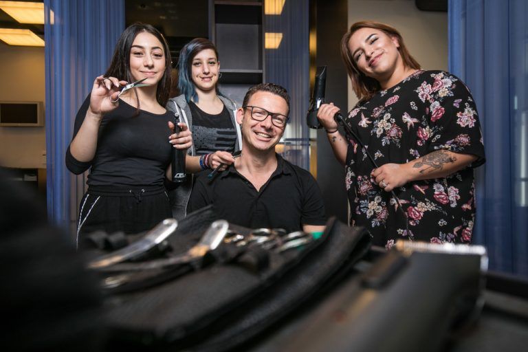 Eine breitgefächerte Bühne für Berufseinsteiger mit kreativer Ader wartet auf die Hairstylisten von morgen. Sams