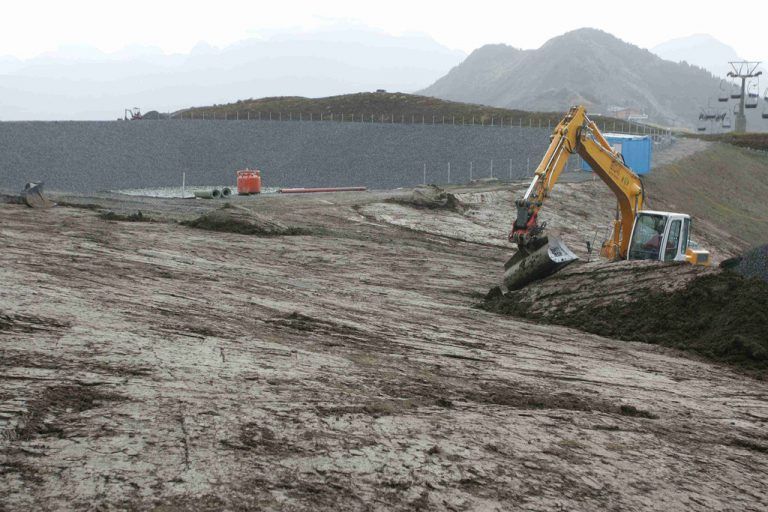 Erdbewegungen im hochalpinen Gelände sind auch den Vorarlberger Naturschützern nach wie vor ein Dorn im Auge.VN/HB