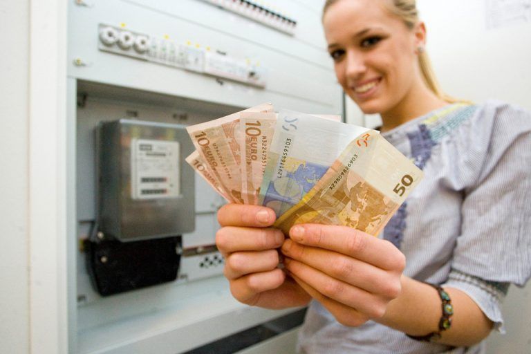 Erfreuliche Nachrichten für VKW-Kunden: Strom und Gas werden für sie im Jahr 2018 wieder günstiger. vn/steurer