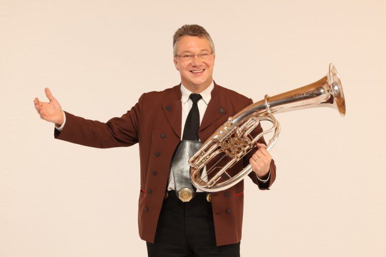 Ernst Hutter hat sich ganz der Blasmusik verschrieben. Veranstalter