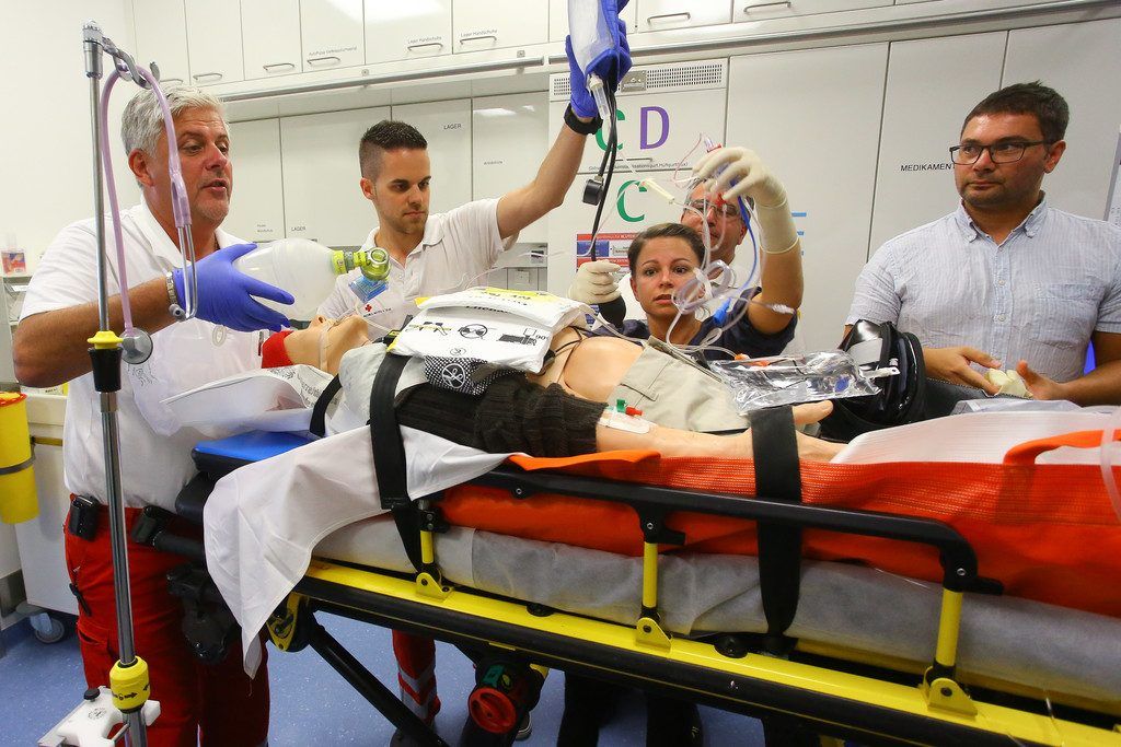 Mit Blaulicht ins Krankenhaus