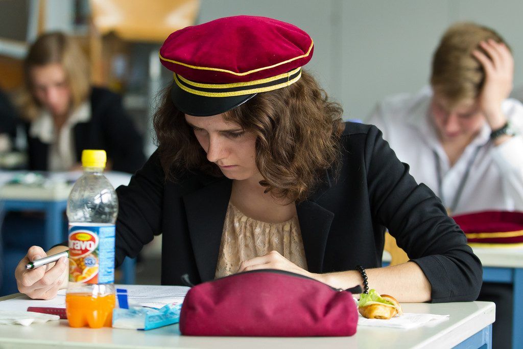 Erst Ende Juni will das Bildungsministerium über die schriftliche Klausur informieren.