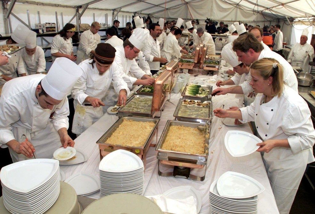 Tourismus: 1500 Euro Mindestlohn fix