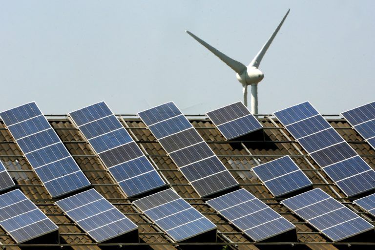 Europa setzt bei erneuerbarer Energie auf Windkraft und Sonne. DPA