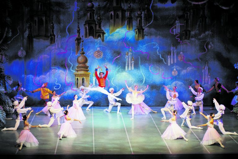 Fast ein Weihnachtsmärchen: Das St. Petersburg Festival Ballett verzaubert das Publikum im Festspielhaus mit dem legendären Ballettmärchen „Nussknacker“.veranstalter