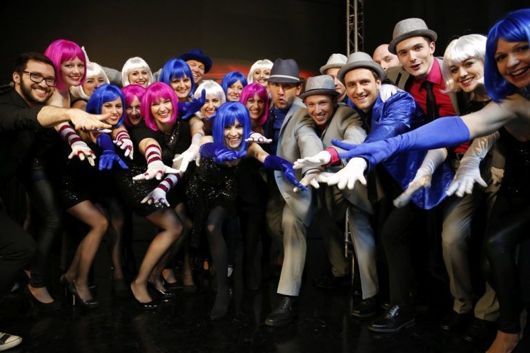 Popvox: A Cappella Deluxe