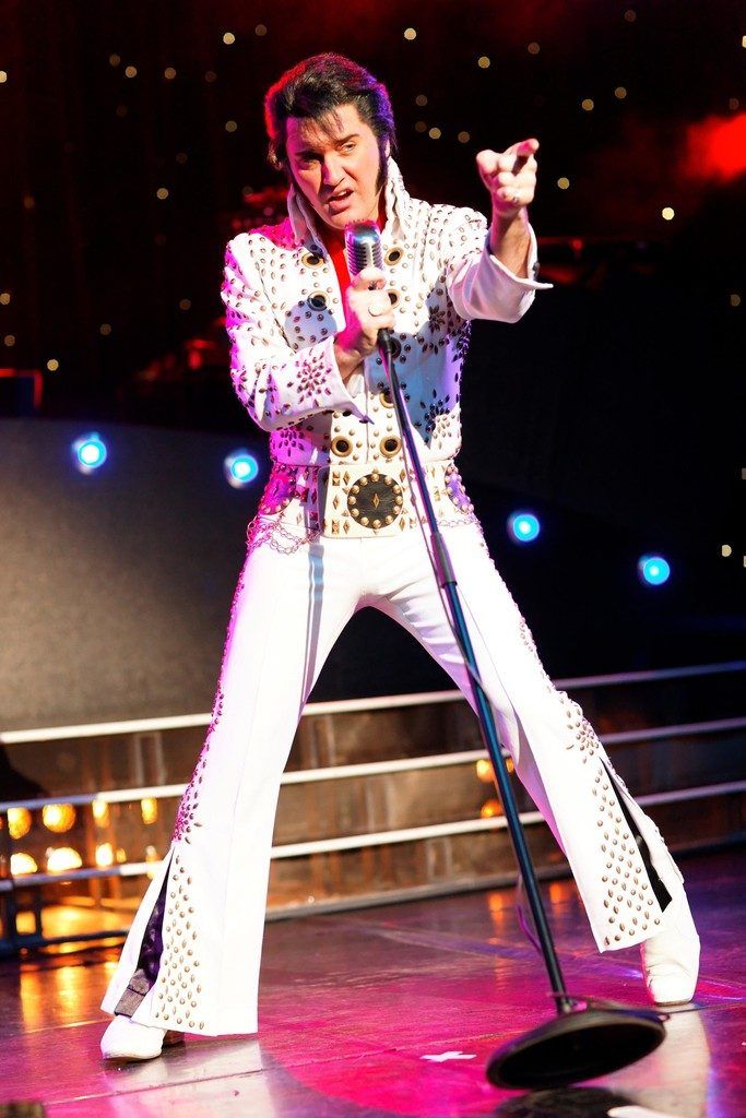 „Elvis“ rockt die Bühne in Bregenz