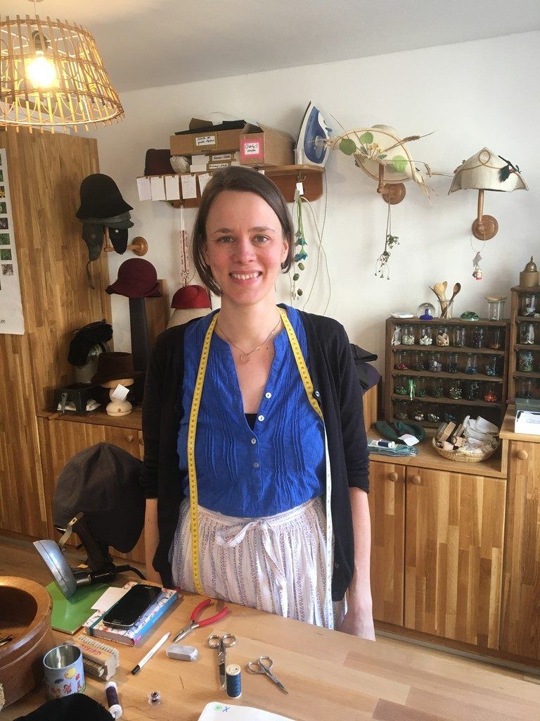 Von den Festspielen zur eigenen Hutwerkstatt