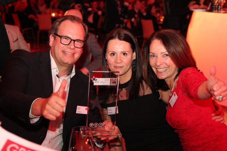 Geschäftsführer Raith, Personalentwicklerin Kitzmüller und Personalchefin Bechter bei der Preisverleihung 2018. Das diesjährige Fest wurde wegen der Coronakrise abgesagt.VN