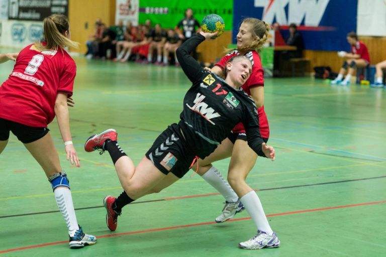 Kreisläuferin Julia Feierle steht erstmals im All-Star-Team der Women Handball Austria League. Foto: VN/DS
