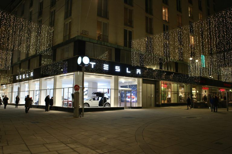 Tesla mit österreichischem Flagship-Store
