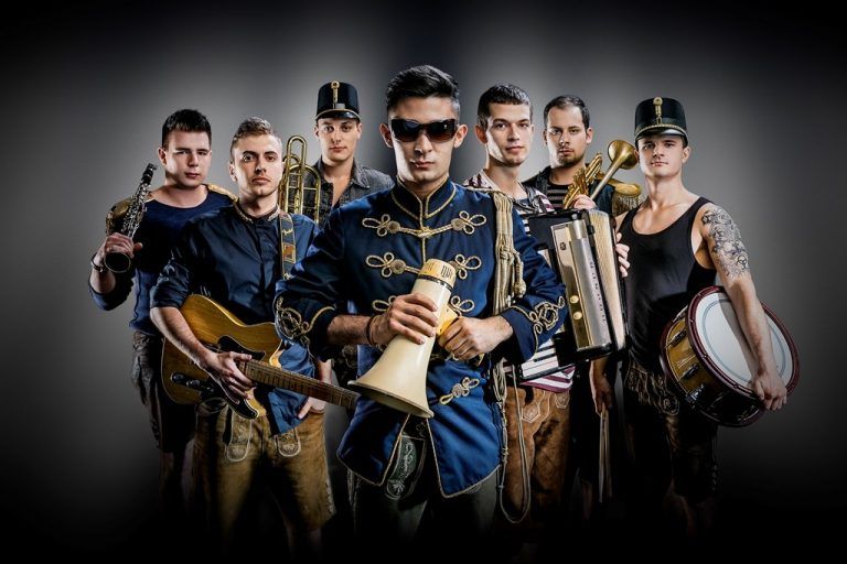Powerkryner live in Warth