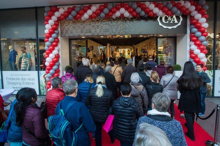 Alle wollen zum neuen C&A