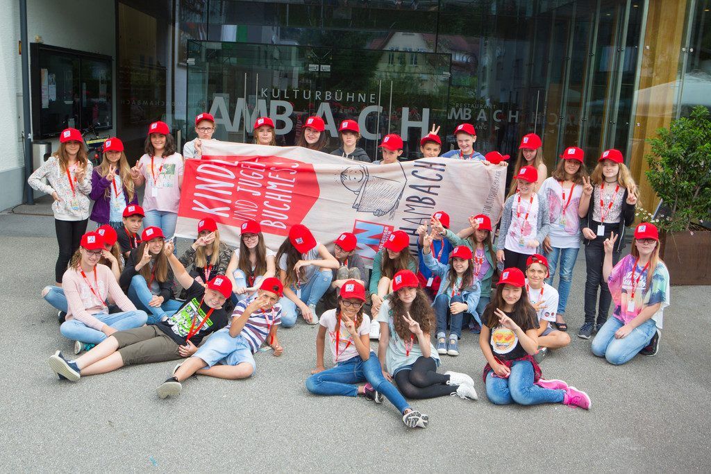 Zahlreiche jugendliche Experten stehen als Berater zur Seite: Die Buch-Guides der Buch am Bach