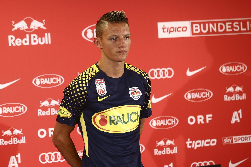 Rauch am Red-Bull-Salzburg-Trikot