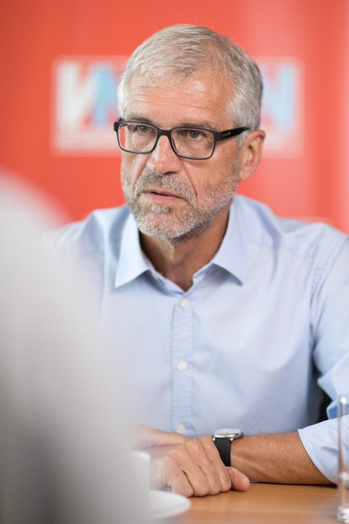 Starke Stimme wird stumm