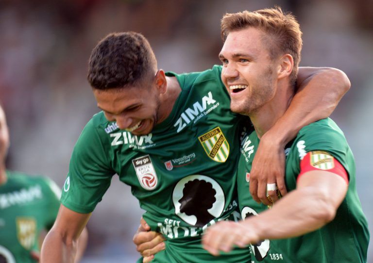 Kapitän Christoph Kobleder (r.) und William wollen erstmals im Reichshofstadion über einen Sieg jubeln. gepa