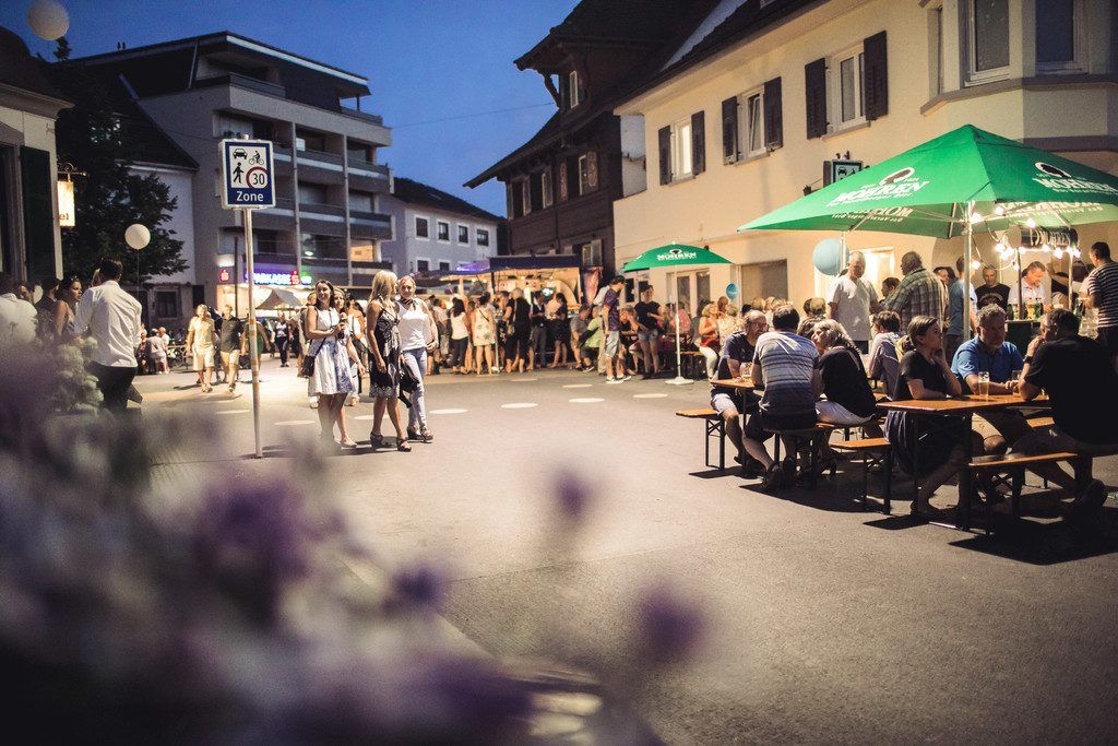18–24 Uhr dorfzentrum, Hard
