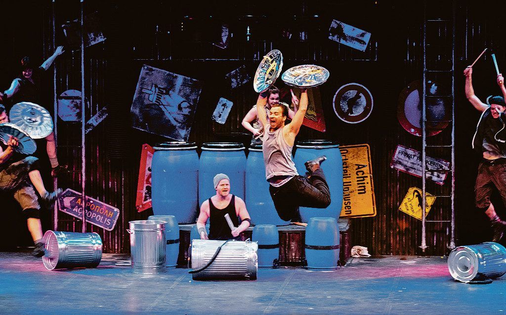 STOMP – das furioseste Rhythmusspektakel