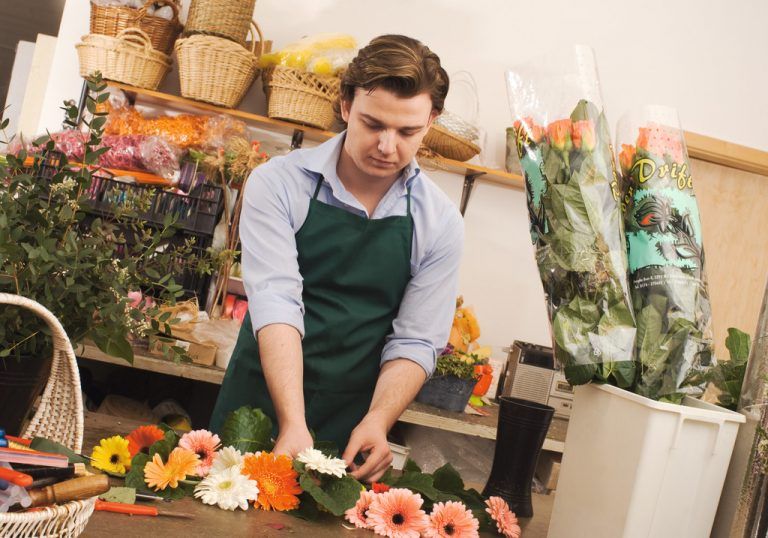 Floristen warnen davor, dass der 1500-Euro-Mindestlohn in der Branche nicht finanzierbar ist und deshalb sicher Arbeitsplätze kosten würde.