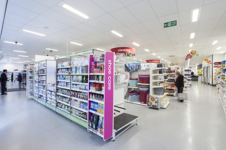 Für die britische Supermarktkette Wilko erarbeitete die Zumtobel Group Services eine schlüsselfertige Projektlösung.  Foto: ZGS