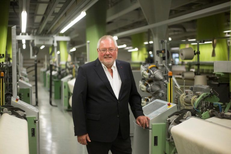 Für Vorstandsvorsitzenden Josef Lampert liegt der Erfolg von Getzner Textil darin, dass das Unternehmen immer sehr innovativ und flexibel reagiert hat. Fotos: VN/Paulitsch