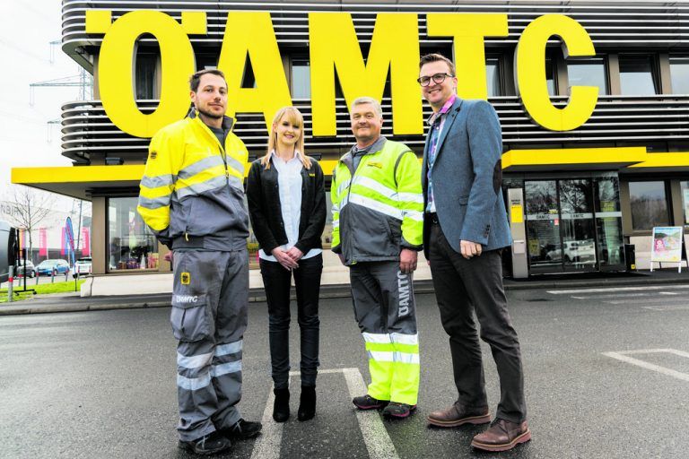 Gelbe Engel. Gerade im Winter haben die „Gelben Engel“ vom ÖAMTC (Österreichischer Automobil-, Motorrad- und Touringclub) wieder alle Hände voll zu tun. Bei noch so unwirtlichen Witterungsbedingungen sind die Fachkräfte stets hilfreich zur Stelle, wenn sie benötigt werden.