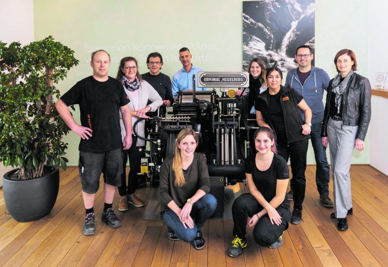 Gelebtes Umweltbewusstsein. Der Wohlfühlfaktor steht beim Etikettenhersteller Carini GmbH aus Lustenau im Vordergrund. Das Unternehmen ist auch vorbildhaft, was den ökologischen Gedanken betrifft. Das motiviert die Mitarbeiter zusätzlich. Sie sind Teil einer Vision.