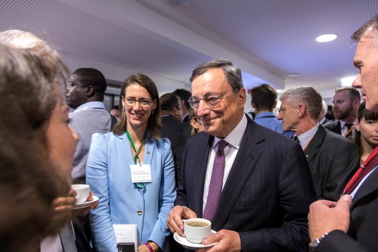 Gräfin Bettina Bernadotte und Mario Draghi beim amikalen Small Talk. Foto: Veranstalter