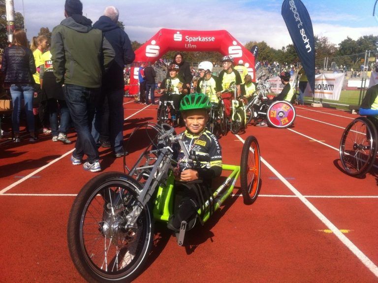 Groß in Fahrt: Maximilian Taucher wagt sich mit dem Handbike 2018 auf die Marathonstrecke. Foto: Taucher