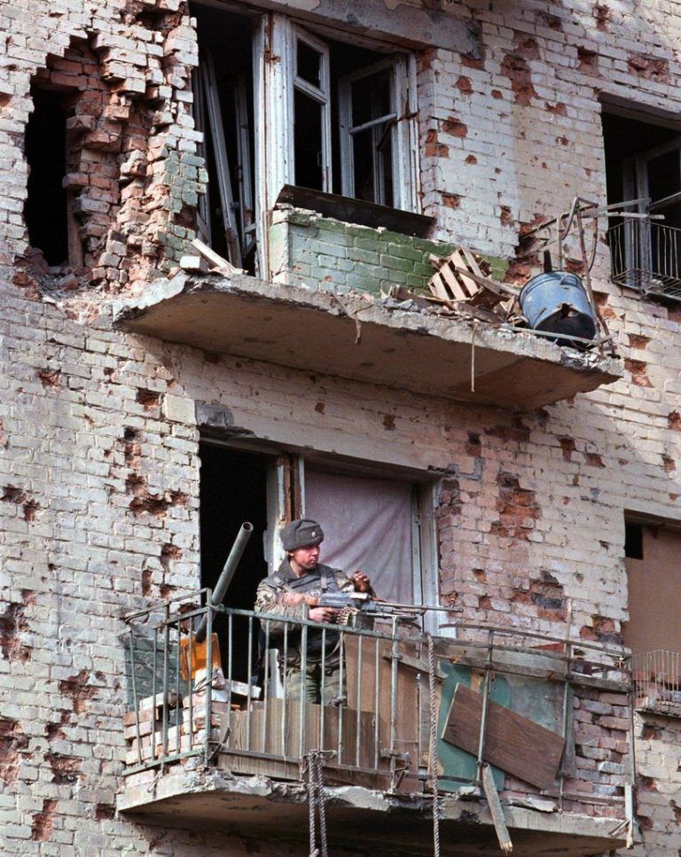 Grozny im Jahr 2000, als Malika flüchtete. Der zweite Tschetschenienkrieg hatte 1999 begonnen und wurde 2009 offiziell als beendet erklärt. EPA