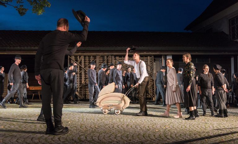 Gute Nachricht für alle, die bis jetzt noch keine Zeit für einen Theaterabend unter freiem Himmel gefunden haben: Für „Jägerstätter“ am Rankweiler Liebfrauenberg gibt es am 31. August und 1. September zwei Zusatzvorstellungen. foto: vn/stiplovsek