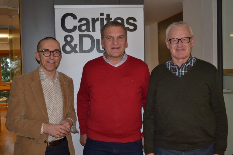 Häusle-Helbok Das Lustenauer Unternehmen Häusle-Helbok übergab eine Weihnachtsspende in Höhe von 3000 Euro an Caritasdirektor Walter Schmolly. Zum Einsatz kommt diese in Projekten für Kinder und Jugendliche.