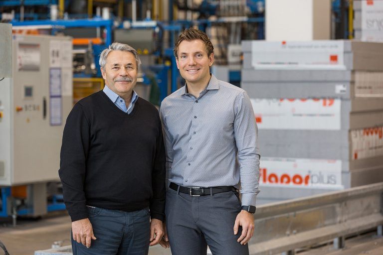 Hans-Peter Flatz übergibt am 1. Jänner 2018 die Geschäftsführung der Flatz GmbH an seinen Sohn Stefan Flatz. Flatz/Todorovic