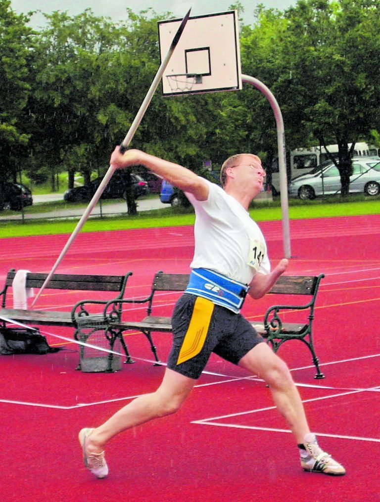 Harald Roth kürte sich zum Staatsmeister im Speerwurf und gewann Silber im Kugelstoßen und Bronze im Diskuswurf.Foto: verein