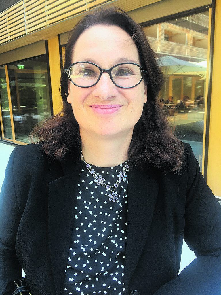 Hat die Welt das Verhandeln verlernt? Wie kommt man zu Ergebnissen? Es braucht eine Dialogbereitschaft und gute Vorbereitung. Beim Brexit war die EU sehr gut vorbereitet, hatte eine Strategie und zeigte Kooperationswillen. Die Briten sind mit hohen Forderungen in die Verhandlungen gegangen und hatten keine Strategie. Wichtig ist immer, Vertrauen zu schaffen. Univ.-Prof. Dr. Ursula Ott, Direktorin am Zentrum für Experimentelle Forschung im internationalen Geschäft, Nottingham Trent University, GB