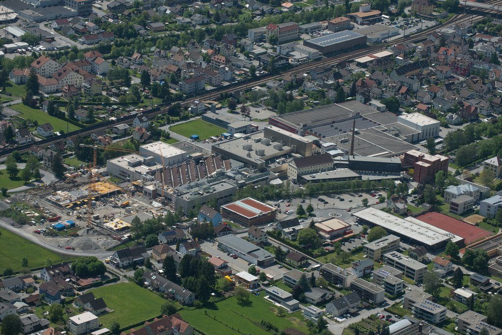 Wachstum mit Damast und fünf Übernahmen