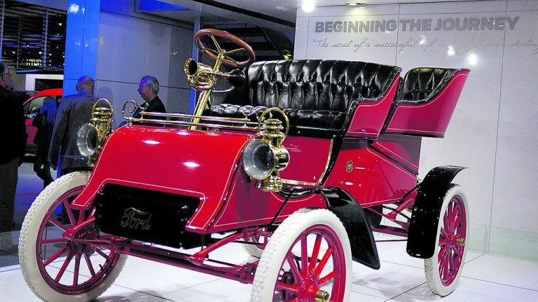 Hoch auf dem roten Wagen: Das Modell A gibt es auch als als Zwei- sowie als Viersitzer. So steht dem kollektiven Fahrvergnügen nichts im Weg.Archiv