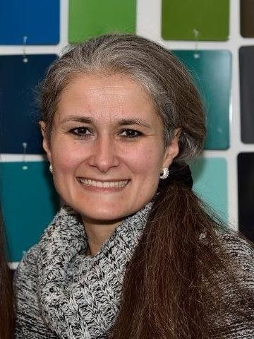 Ich als Mutter von vier Kindern und Ausbildnerin bei der Längle Pulverbeschichtung habe oft mit dieser Frage „Wie finde ich meinen Traumjob?“ zu tun. Ich kann jedem Jugendlichen raten, soviel wie möglich zu schnuppern und verschiedene Praktika zu machen. Auch die Lehrlingsmessen sind eine tolle Entscheidungshilfe. Sie sind auch für meine Kinder ein Pflichttermin, Angelika Mohr, Lehrlingsausbildnerin