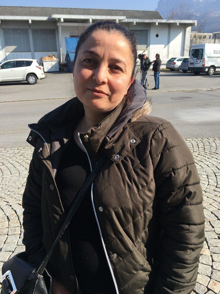 Ich bin richtig traurig über das Ende bei Efef. Ich arbeite gerne hier, der Lohn war in Ordnung und die zusätzlichen Leistungen wie Mittagessen oder Jause waren sehr gut. Ich weiß nicht, ob das Angebot der Firma gut ist, im Handel sind die Löhne auch niedriger. Das Ende bei uns macht mir Angst vor der Zukunft. Cemile Kansiz, Mitarbeiterin