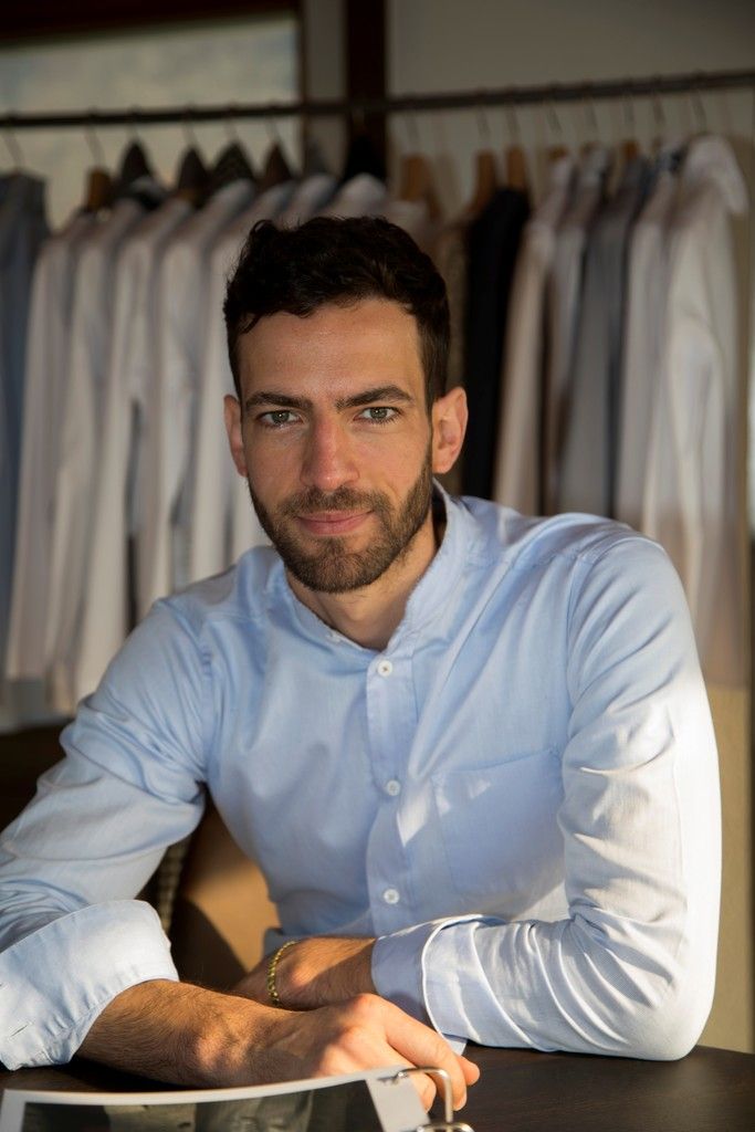 Ich habe die Entwicklung von Weber+Weber seit dem Start verfolgt. Als sie mich gefragt haben, ob ich für sie als Communication Manager arbeiten will, habe ich nicht lange überlegt. Was ich am meisten an dem Unternehmen mag, ist die Philosophie. Hassan Gonzalez Otero, Communication Manager