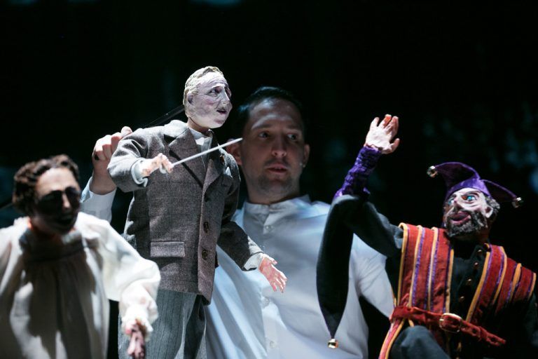Im Festspieljahr 2018 führte Nikolaus Habjan Paulus Hochgatterers Stück „Böhm“ in Bregenz auf, am Sonntag wird die Puppe in einer neuen Szene zu sehen sein. l. spuma/schauspielhaus graz