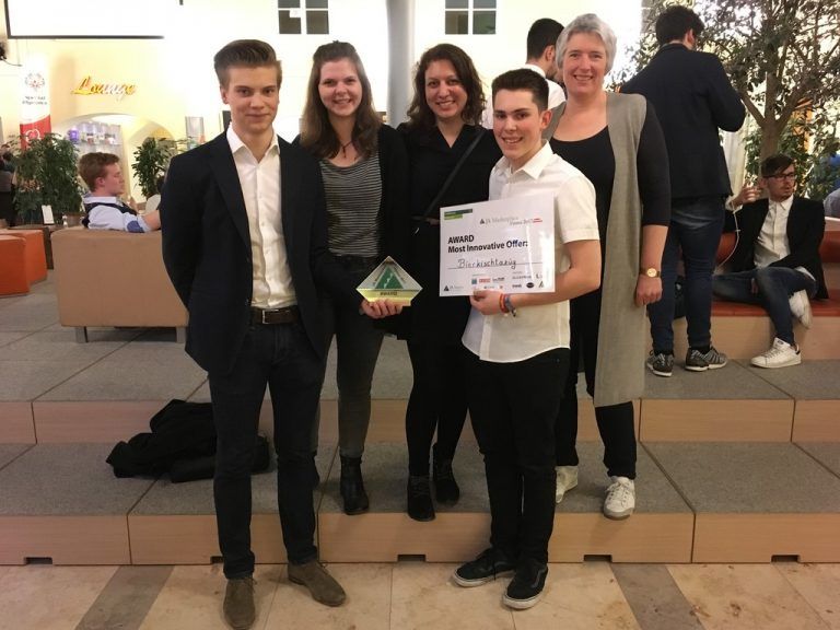 Im März haben wir bei der YA Marketplace Vienna 2017 den „Award Most Innovative Offer“ gewonnnen.
