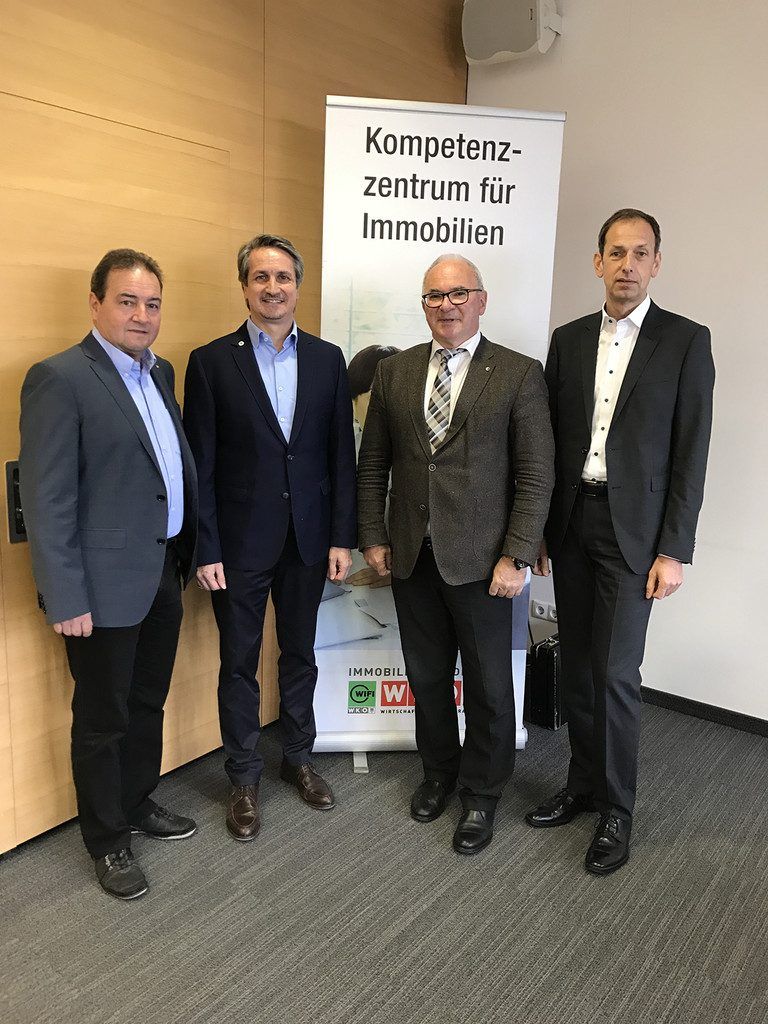 Immobilienprofis Peter, Nesler, Hiller und Amann wollen Wohnen leist­barer machen. Foto: WKV