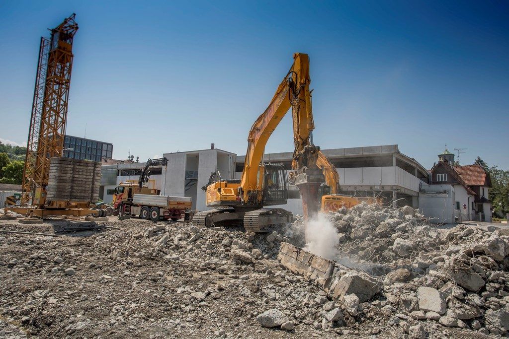 Hofer wirbelt im Vorkloster ordentlich Staub auf