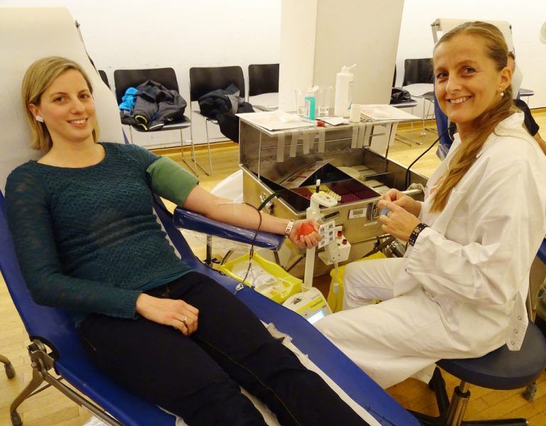 In Vorarlberg ist die Blutbank auch über die sozialen Medien mit ihren Spendern vernetzt und kann jederzeit auf sie zählen.  Foto: vn