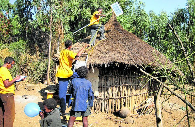 In Zusammenarbeit mit der Vorarlberger Caritas Auslandshilfe haben die VKW nun erstmals auch ein eigenes Klimaschutzprojekt in Äthiopien auf die Beine gestellt. VKW