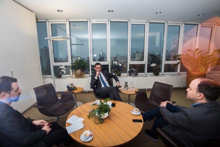 Interview mit Landeshauptmann Markus Wallner zum Projekt Rhesi in seinem Büro im Landhaus